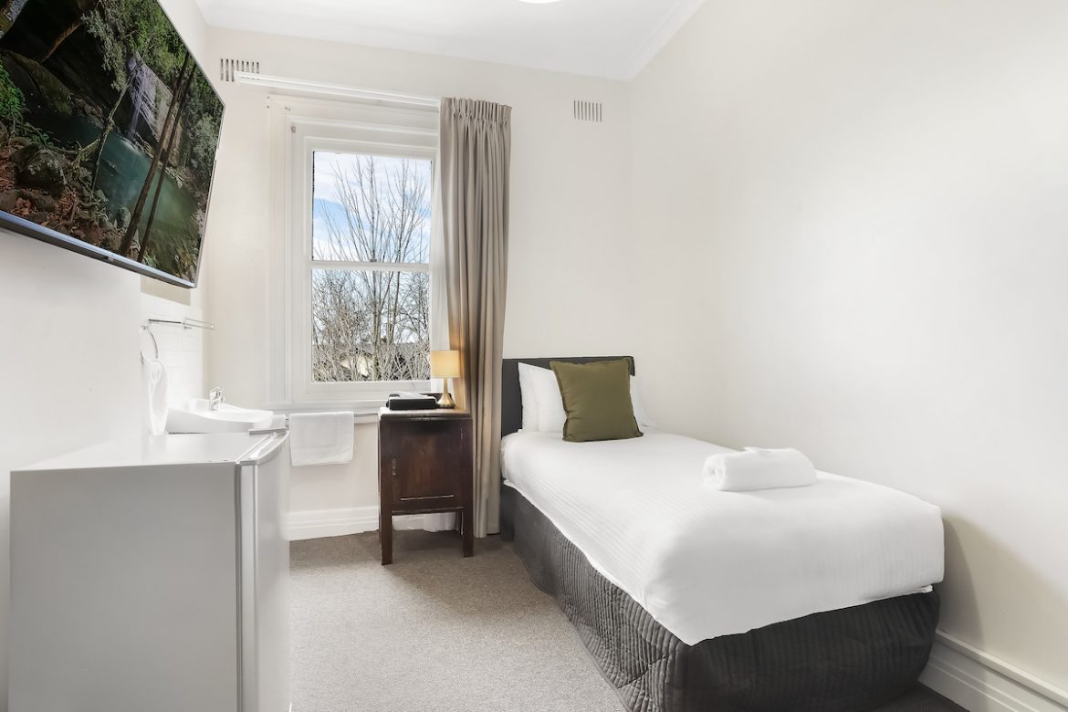 Single Room Shared External Bathroom